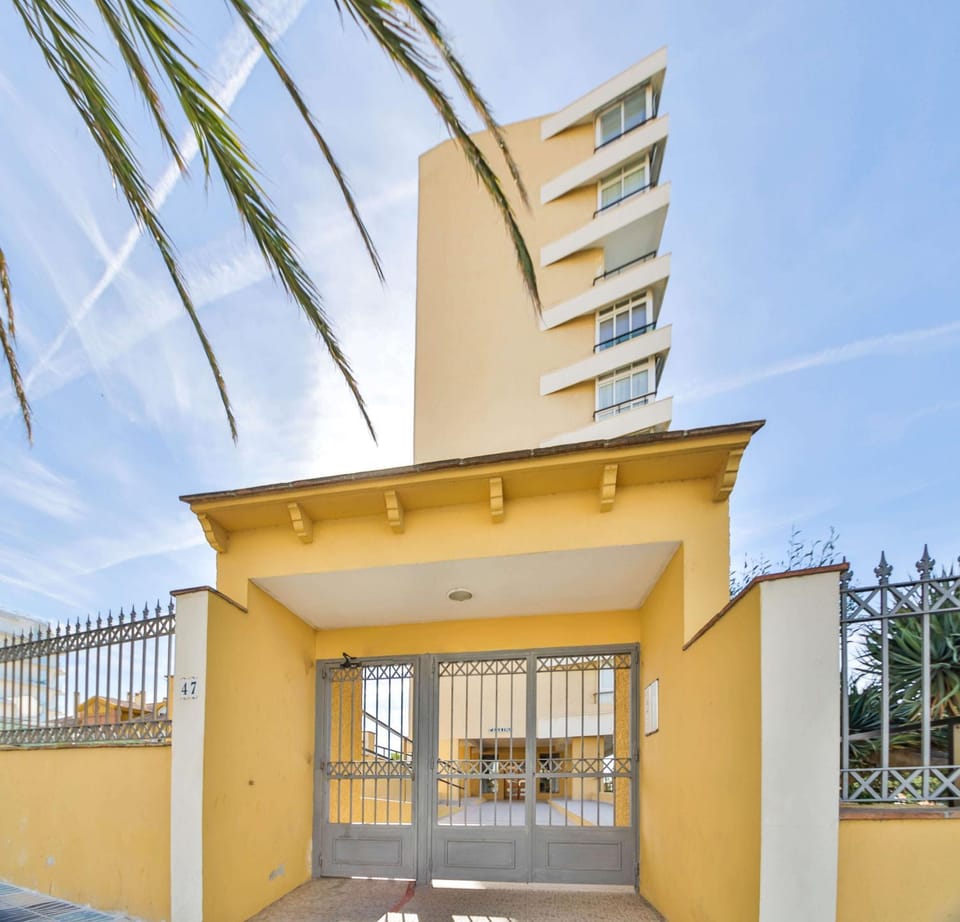 Property building, Facade/entrance