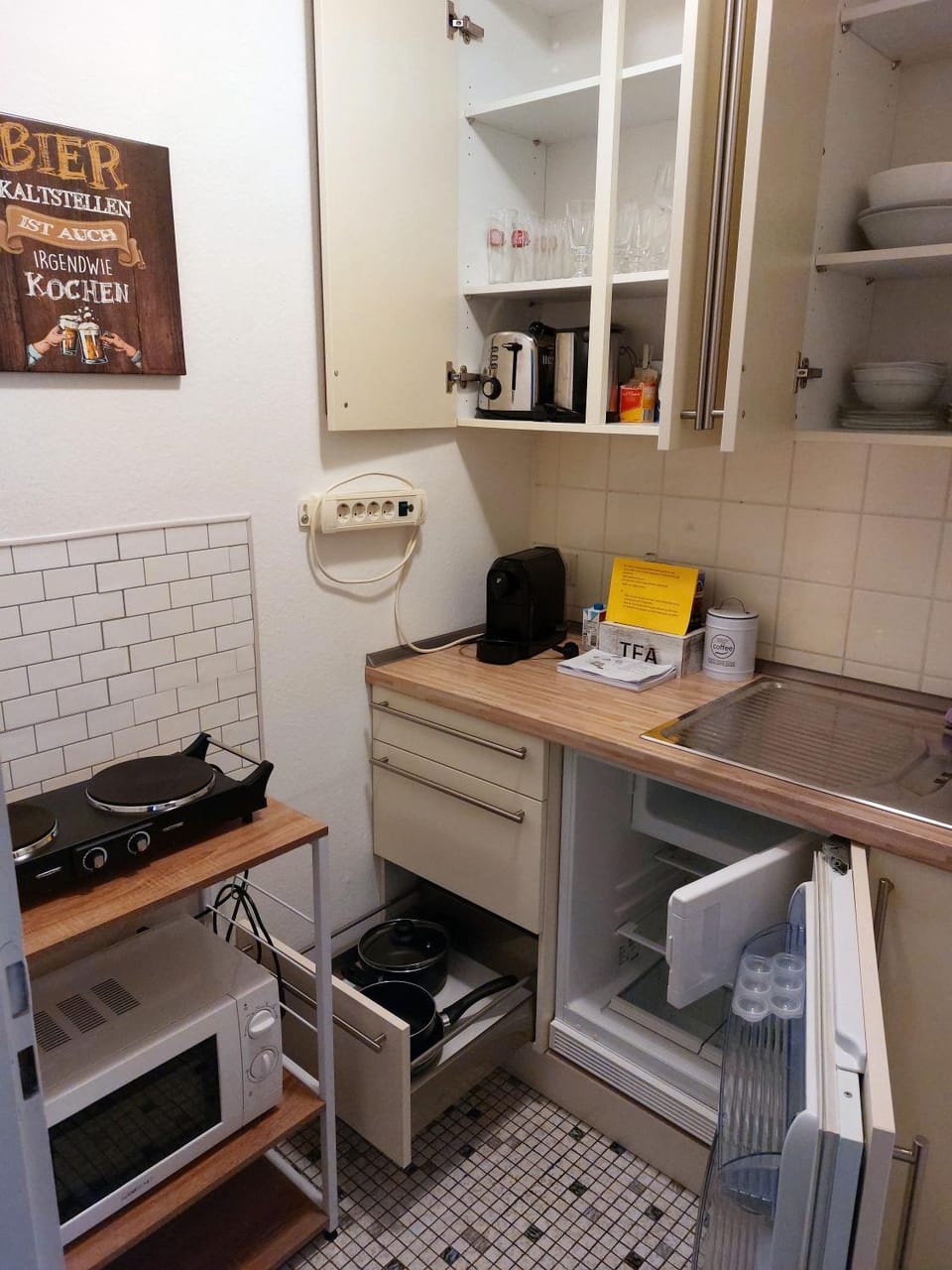 Kitchen or kitchenette