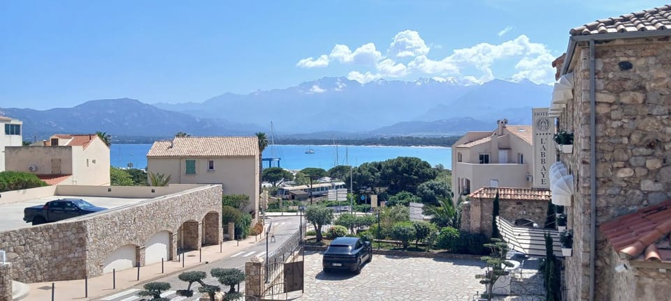 Studio 4 personnes à Calvi, toutes commodités à pied Apartment in Calvi