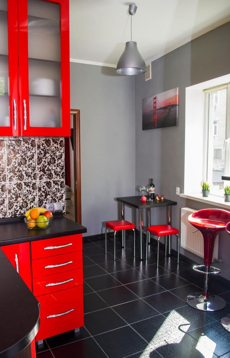 Modern Red Apartment Apartment in Lviv