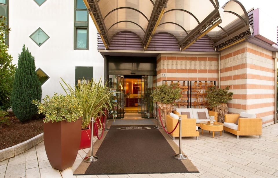 Property building, Facade/entrance, View (from property/room), Location