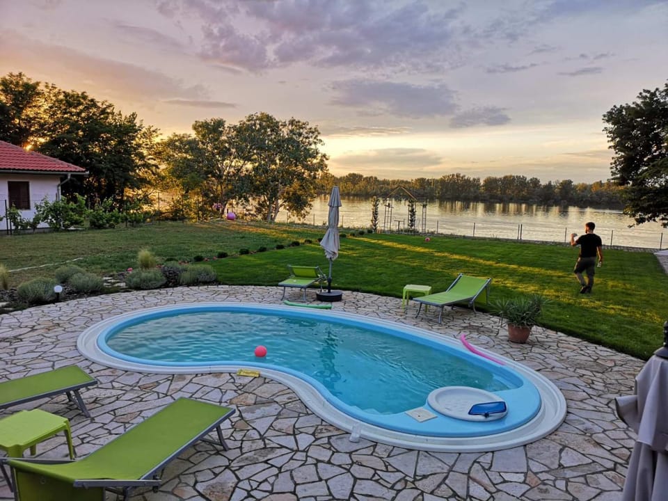 Garden, Garden view, Pool view, River view, Swimming pool, Swimming pool, Sunrise, Sunset