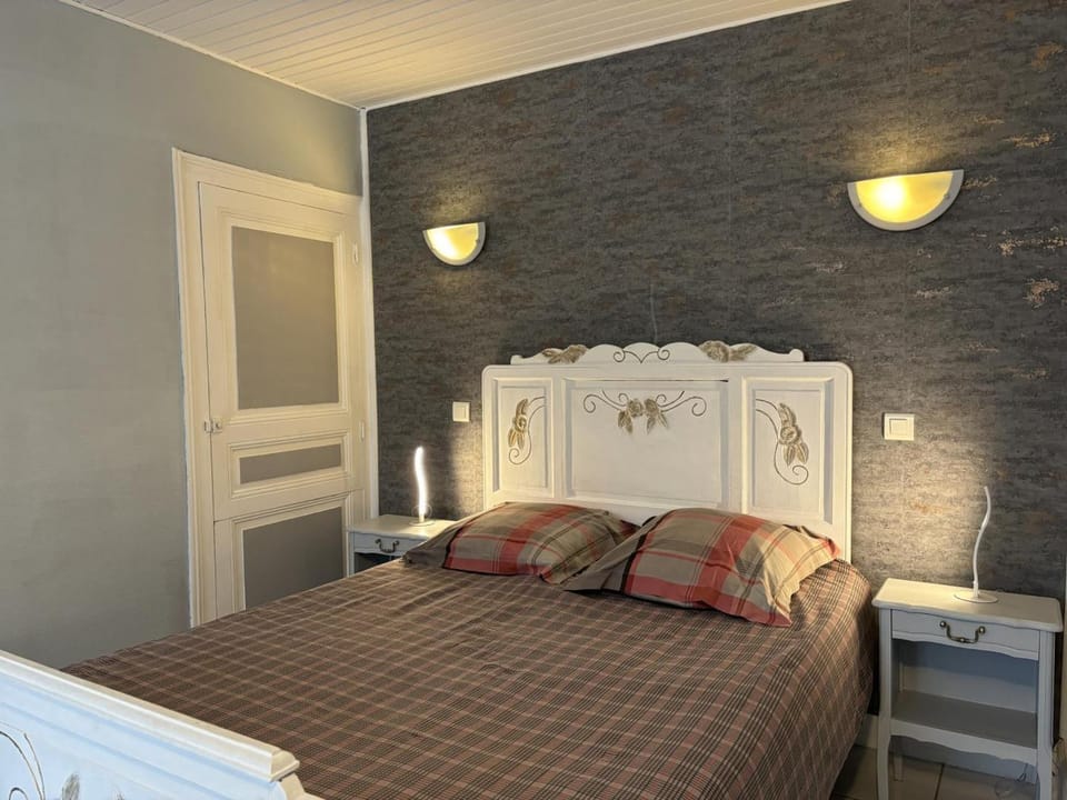 Charmant gîte près d'un château avec jardin, terrasse, parking et WiFi, à 14 km de Vichy - FR-1-489-1 House in Bourgogne-Franche-Comté