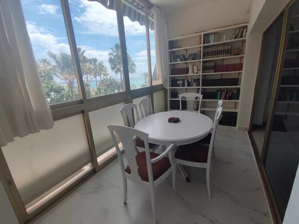 Mayoral Frontline Apartment in Marbella
