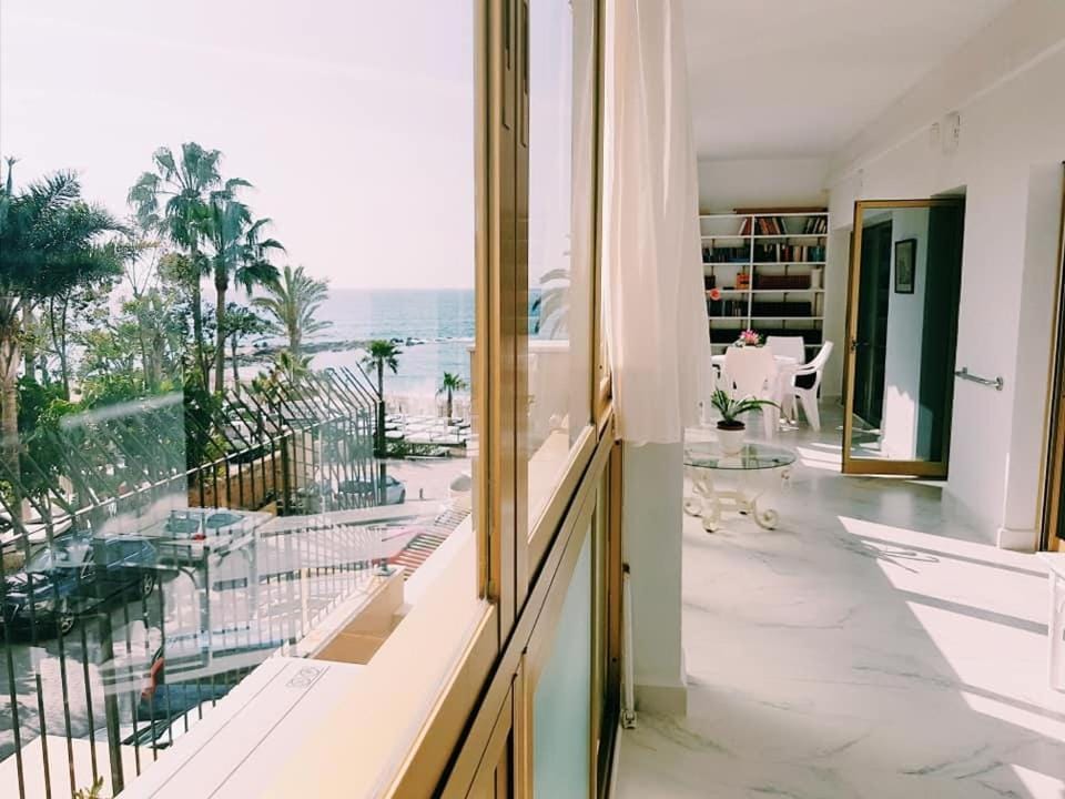 Mayoral Frontline Apartment in Marbella