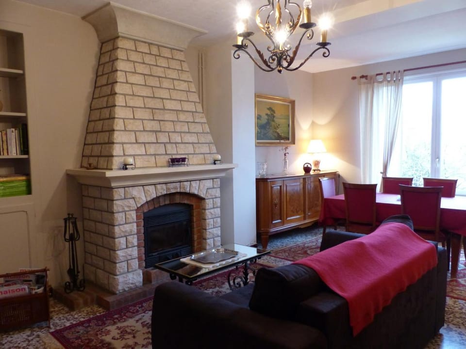 Gîte à Saint-Ennemond avec cheminée et jardin clos - FR-1-489-11 House in Bourgogne-Franche-Comté