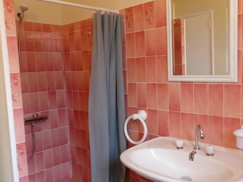 Gîte à Saint-Ennemond avec cheminée et jardin clos - FR-1-489-11 House in Bourgogne-Franche-Comté