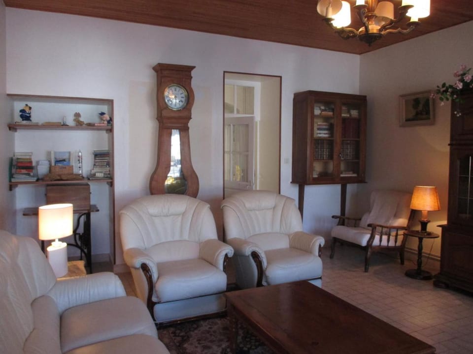 Gîte indépendant à Huriel avec Wifi - FR-1-489-27 House in Auvergne-Rhône-Alpes