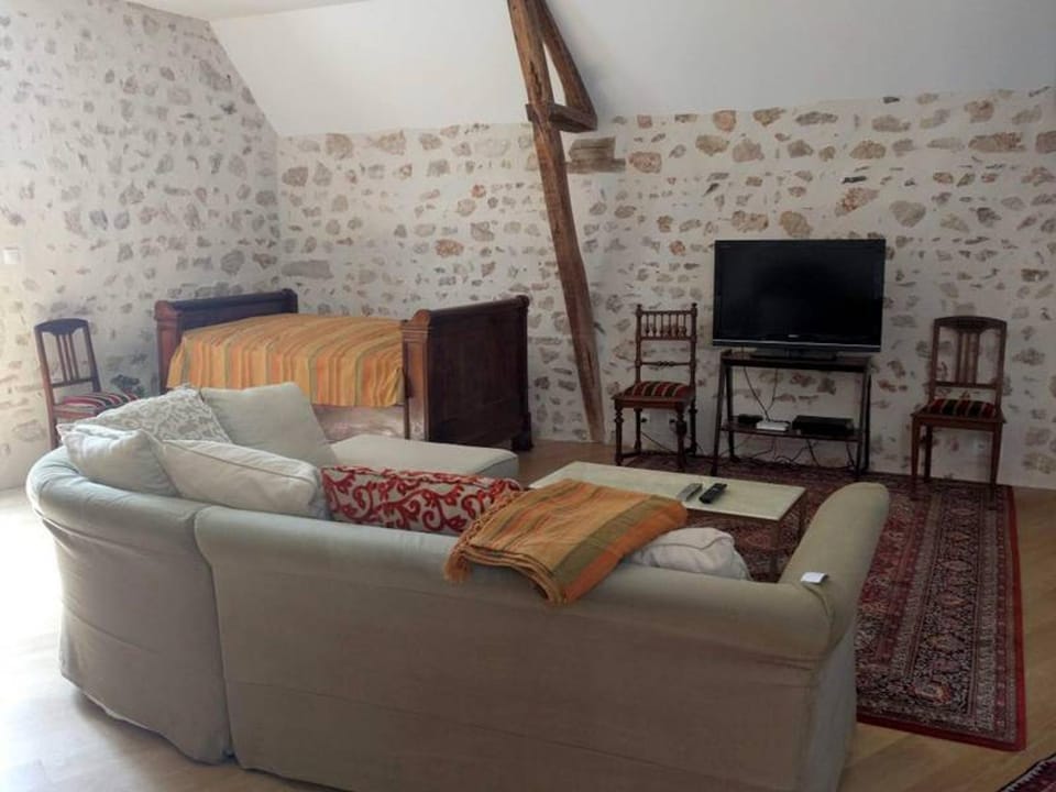 Maison médiévale 15ème siècle dans village historique d'Hérisson - FR-1-489-29 Apartment in Auvergne-Rhône-Alpes