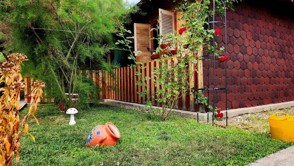 La Podul Gornii Campground/ 
RV Resort in Serbia
