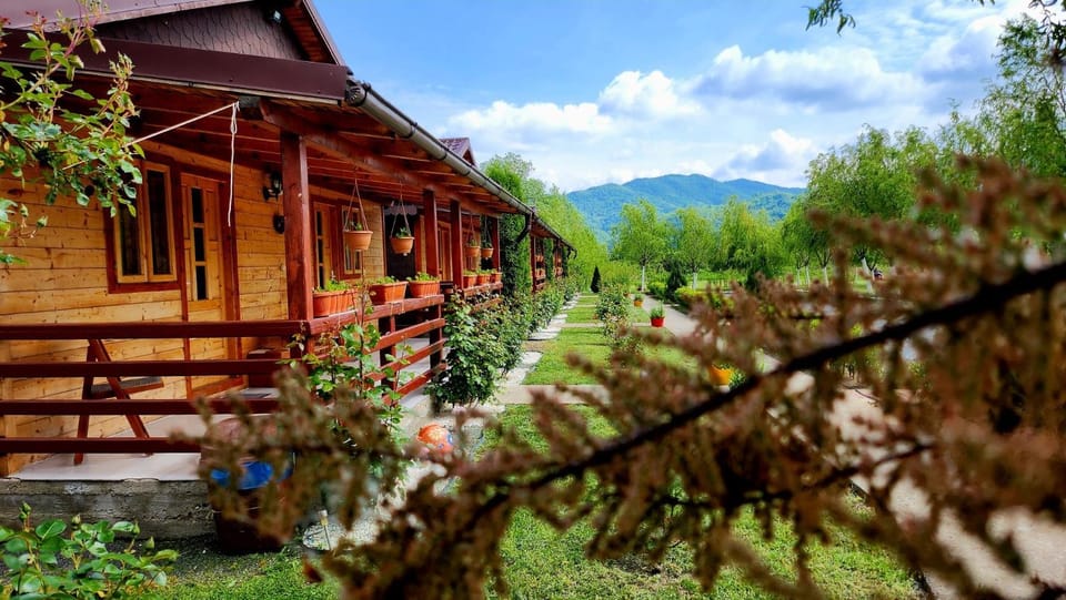 La Podul Gornii Campground/ 
RV Resort in Serbia