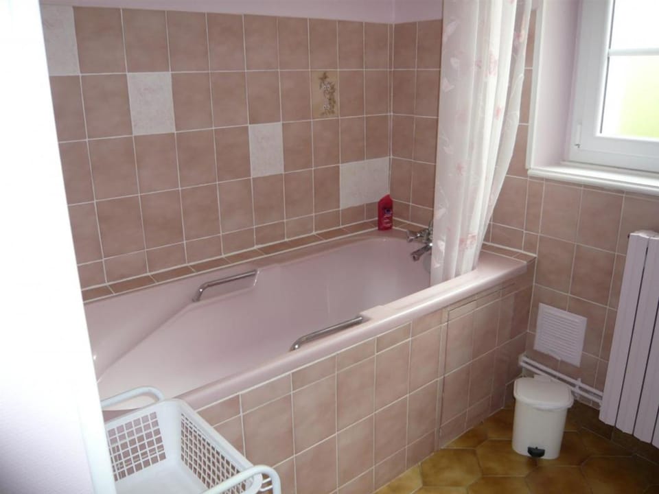 Grande maison à Saint-Pourçain avec piscine, sauna et WiFi - FR-1-489-60 House in Auvergne-Rhône-Alpes