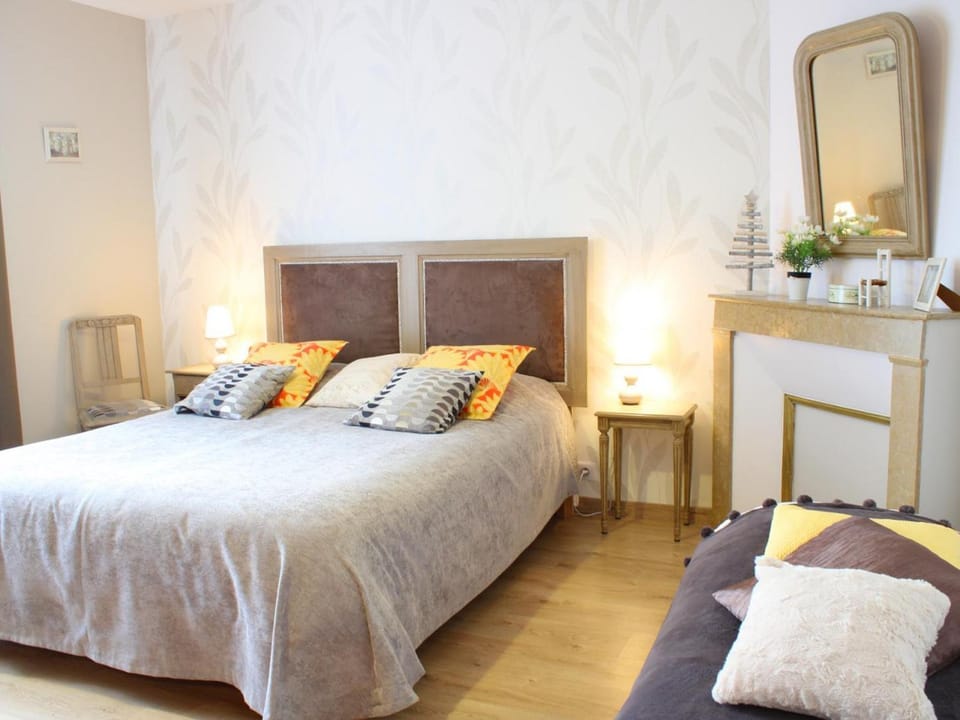 Gîte familial rénové à la campagne avec jardin - FR-1-489-61 House in Auvergne-Rhône-Alpes