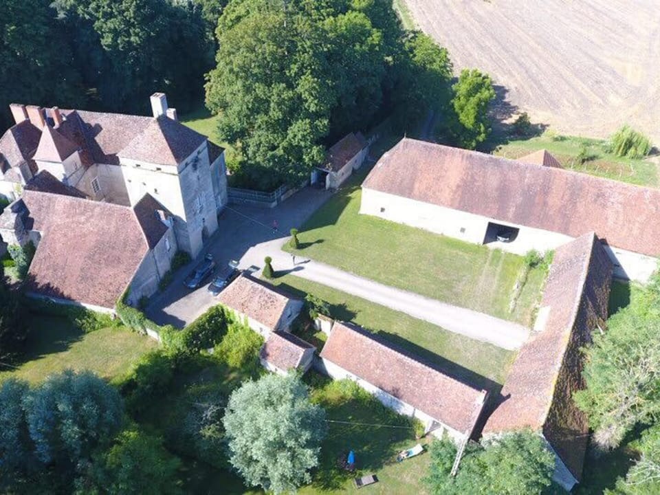 Maison de campagne charmante avec jardin au Château de Vesset - FR-1-489-64 House in Auvergne-Rhône-Alpes