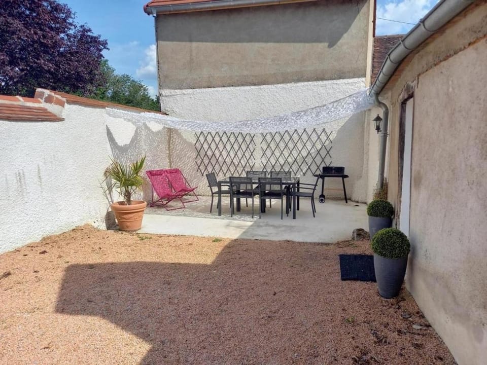 Charmante maison cocooning au cœur du Bourbonnais, animaux acceptés - FR-1-489-68 House in Auvergne-Rhône-Alpes