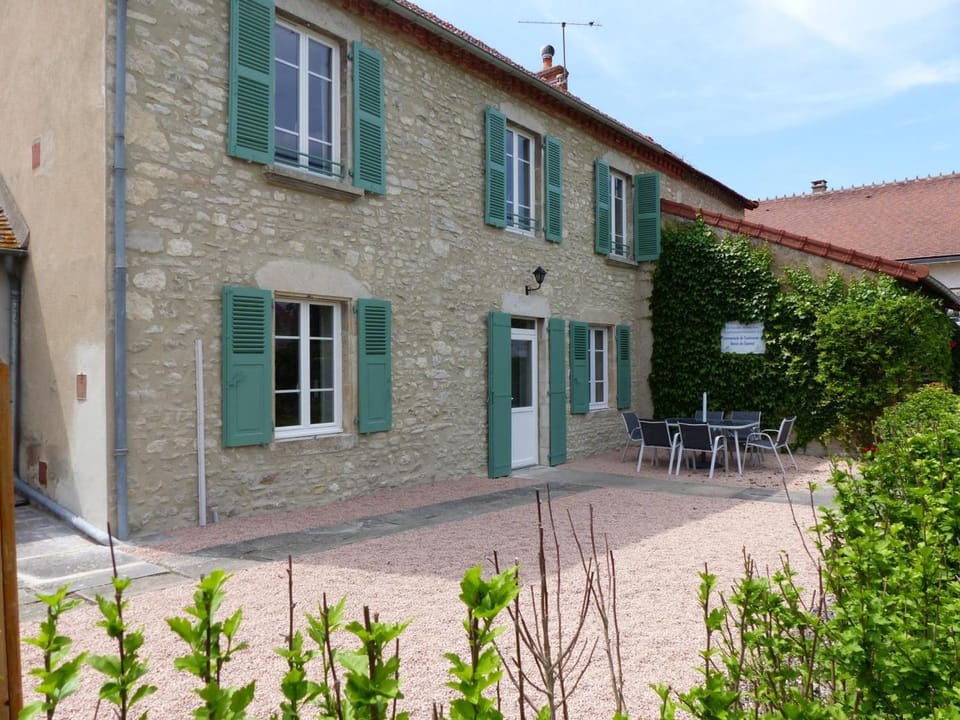 Gîte de charme à Saint-Bonnet-de-Rochefort avec jardin privatif - FR-1-489-105 House in Auvergne-Rhône-Alpes
