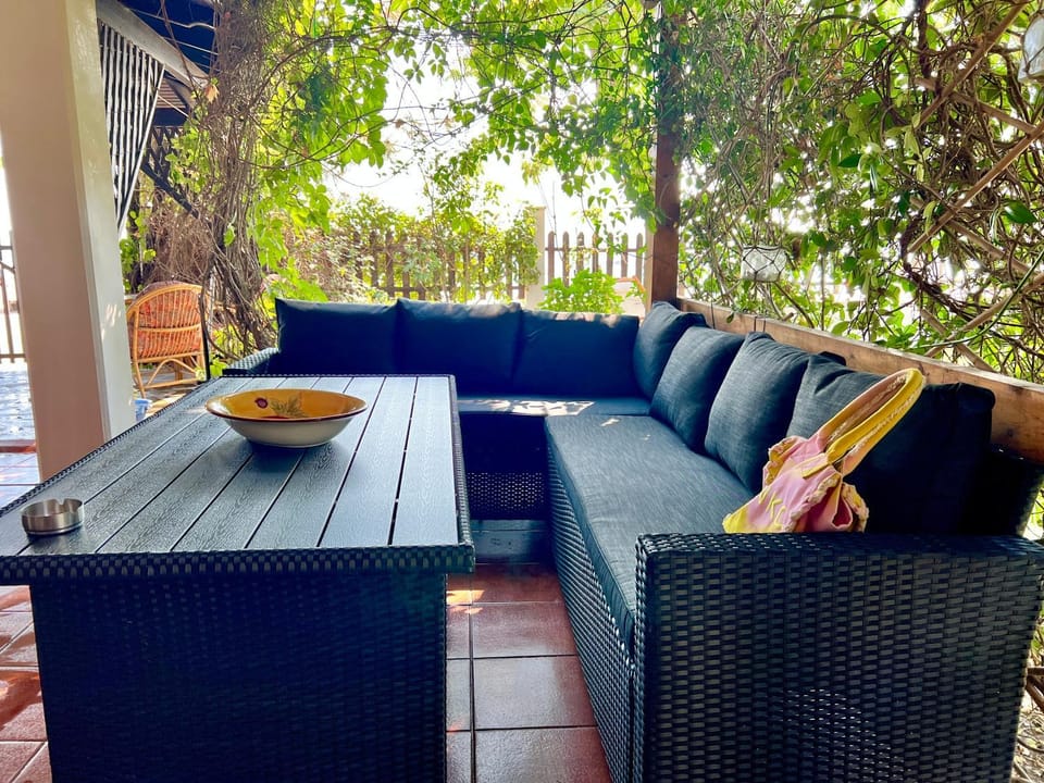 Patio, Garden, View (from property/room), Seating area, Dining area, Garden view