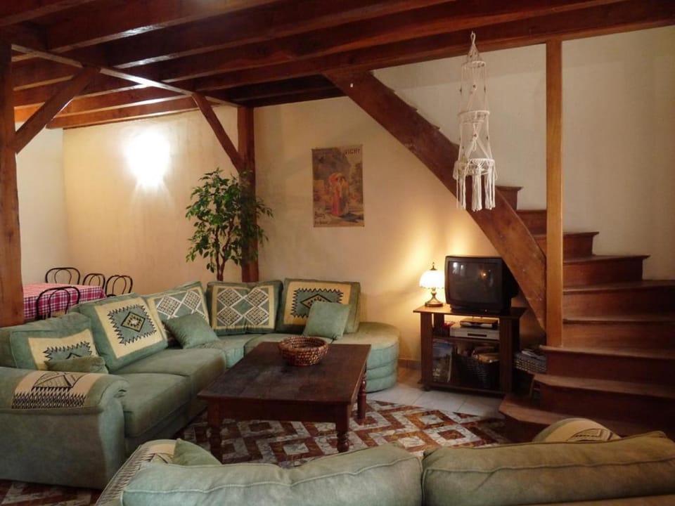 Maison de campagne avec animaux acceptés à Nizerolles - FR-1-489-137 House in Auvergne-Rhône-Alpes