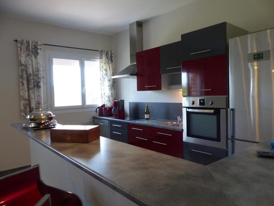 Gîte au calme avec piscine, vue Forêt Tronçais - FR-1-489-139 House in Centre-Val de Loire