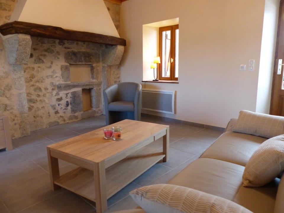 Ancien Atelier Cosy pour Vacances en Montagne - FR-1-489-140 House in Auvergne-Rhône-Alpes