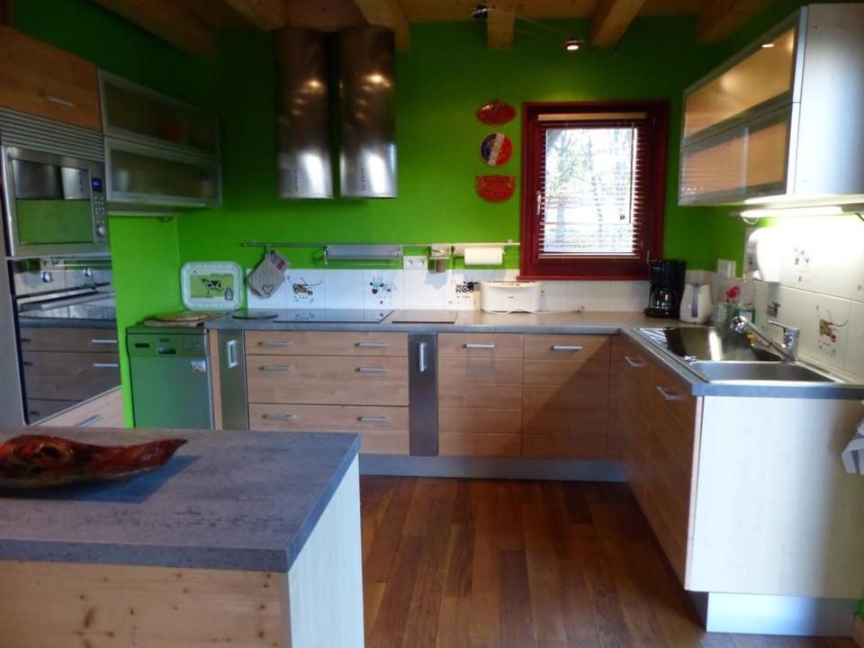 Chalet indépendant avec jardin et accès piscine près de St Pourçain - FR-1-489-151 House in Auvergne-Rhône-Alpes
