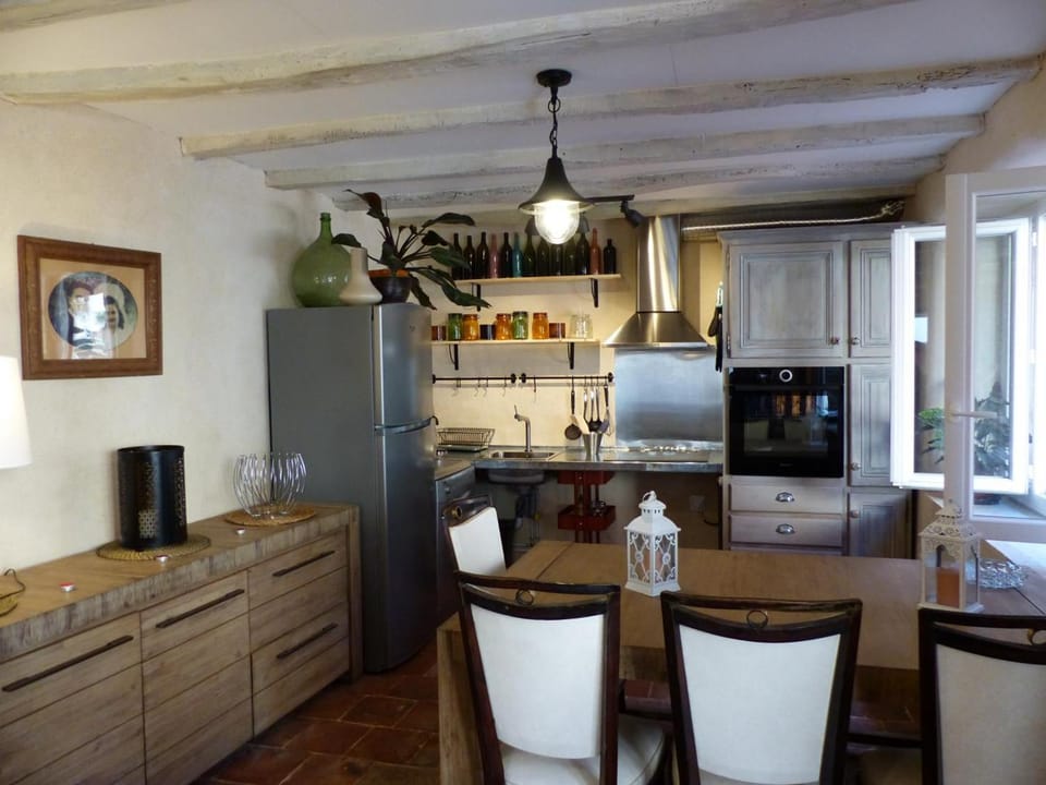 Gîte de Charme en Ferme du XVIIe siècle avec Internet - FR-1-489-166 House in Auvergne-Rhône-Alpes