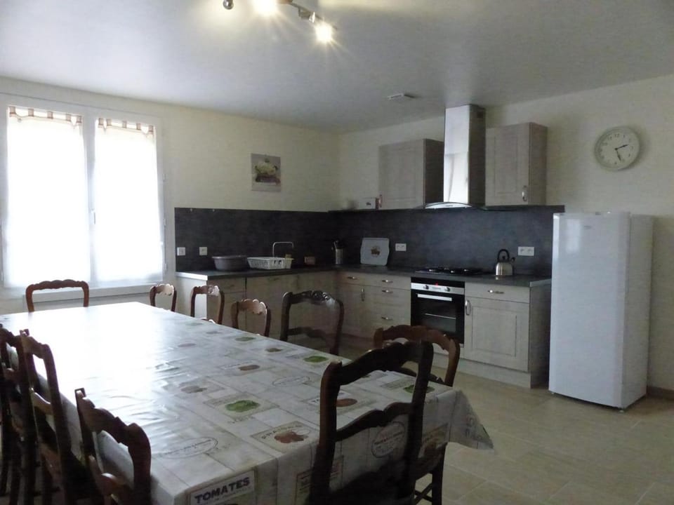 Spacieuse maison rénovée, nature verdoyante - FR-1-489-176 House in Centre-Val de Loire