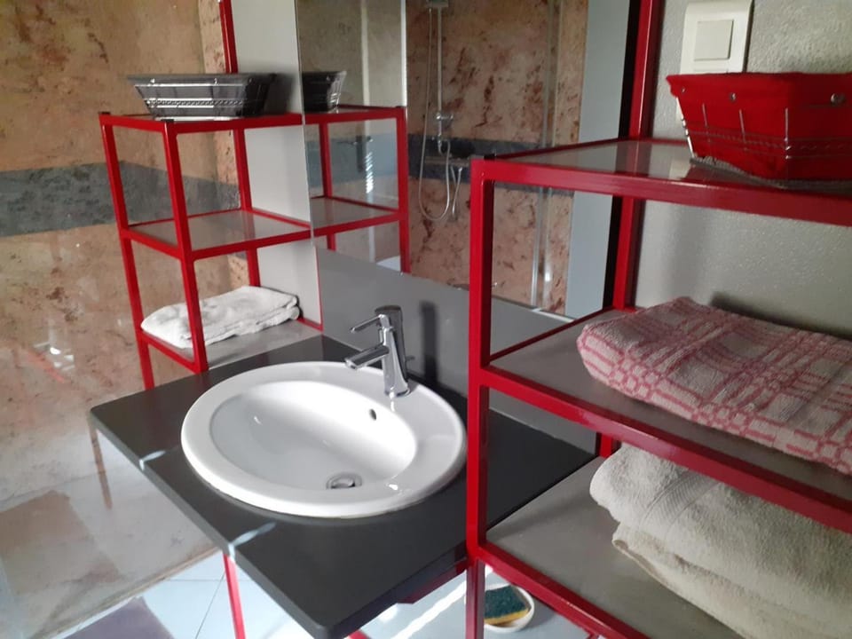 Maison de vendanges rénovée avec WIFI et animaux admis - FR-1-489-178 House in Auvergne-Rhône-Alpes