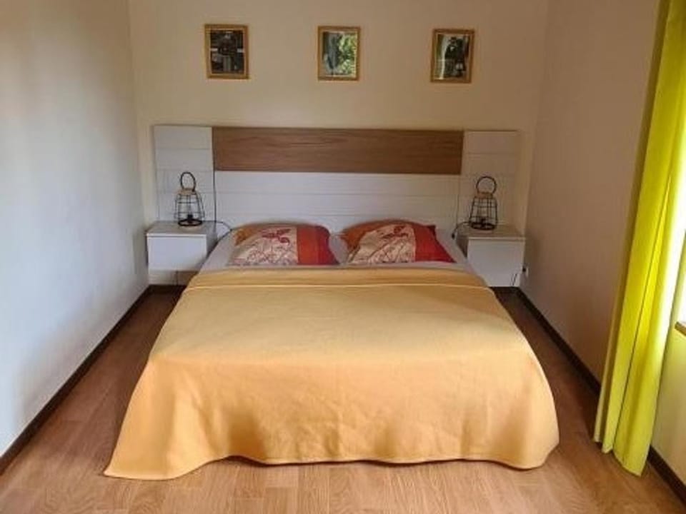 Gîte indépendant avec terrasse et garage à La Chabanne - FR-1-489-187 House in Auvergne-Rhône-Alpes