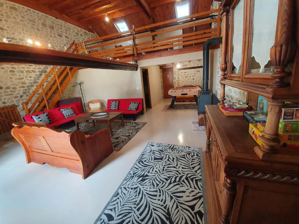 Grande maison en pierre avec jardin clôturé, animaux admis - FR-1-489-198 House in Auvergne-Rhône-Alpes