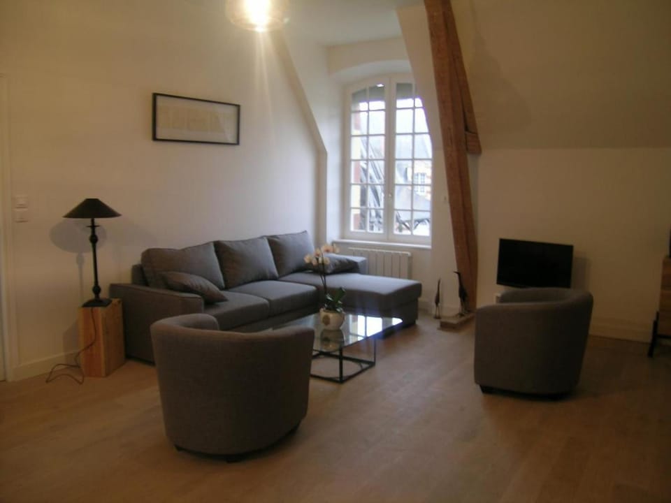 Grand gîte rénové proche Moulins pour 10 pers, animaux admis, WiFi - FR-1-489-215 House in Auvergne-Rhône-Alpes