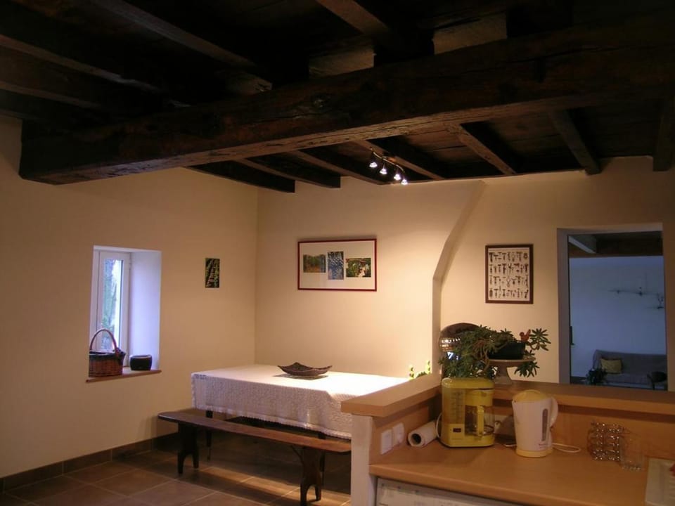 Gîte Rustique et Moderne avec Piscine et Animaux Acceptés - FR-1-489-229 House in Auvergne-Rhône-Alpes