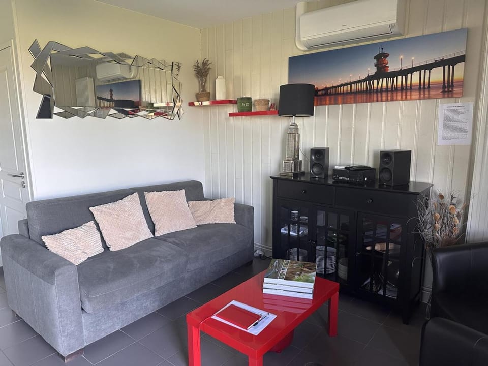 Gîte à la campagne, climatisé - 4 pers. - FR-1-489-235 House in Auvergne-Rhône-Alpes