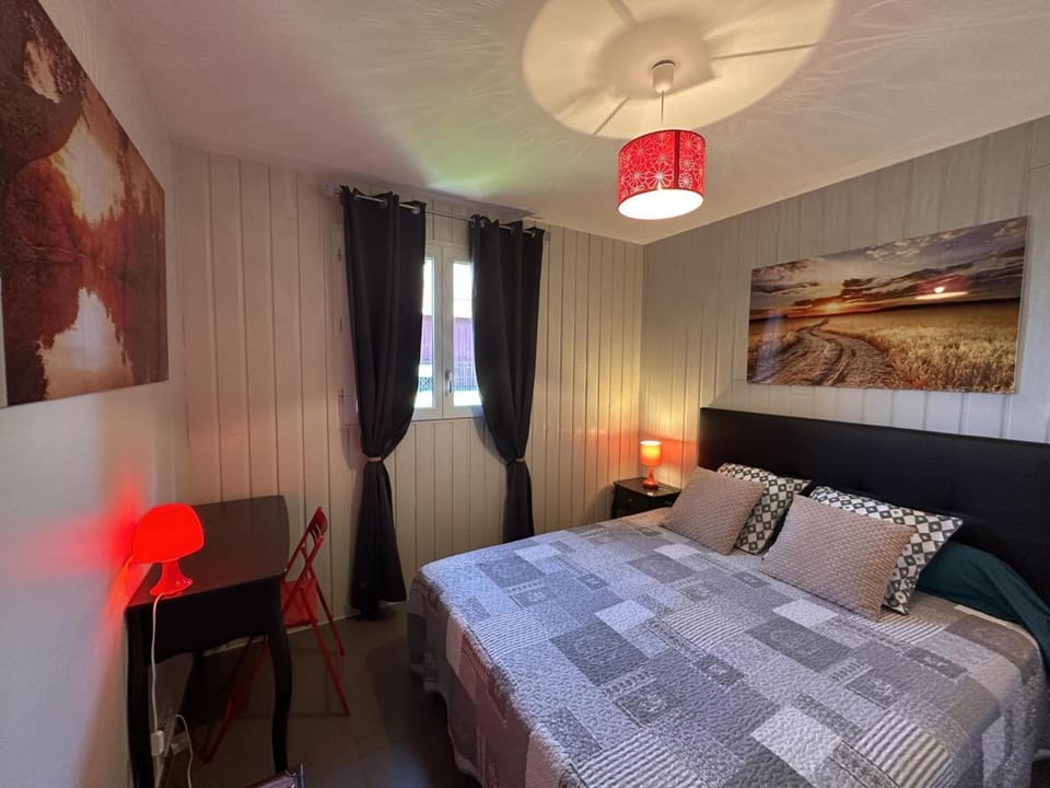 Gîte à la campagne, climatisé - 4 pers. - FR-1-489-235 House in Auvergne-Rhône-Alpes