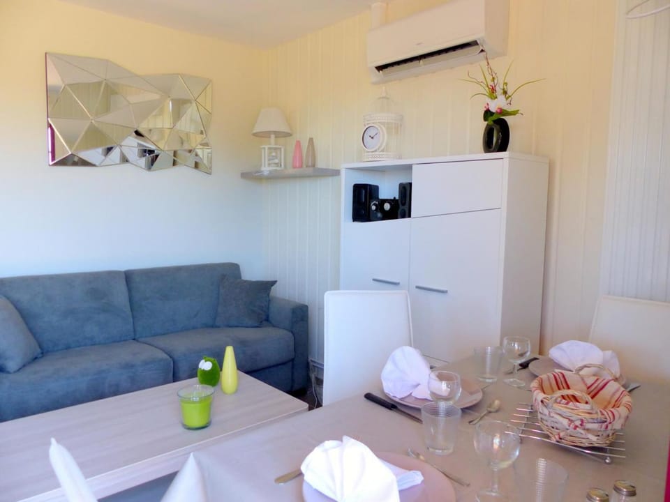Gîte cozy avec terrasse et climatisation près de Saint Pourçain - FR-1-489-267 House in Auvergne-Rhône-Alpes