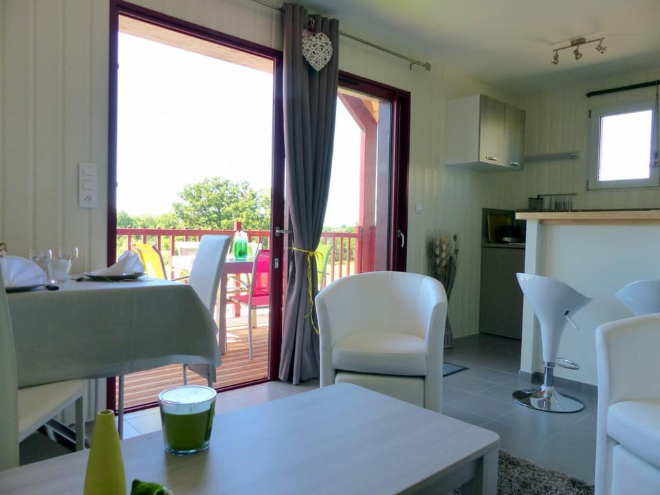 Gîte cozy avec terrasse et climatisation près de Saint Pourçain - FR-1-489-267 House in Auvergne-Rhône-Alpes