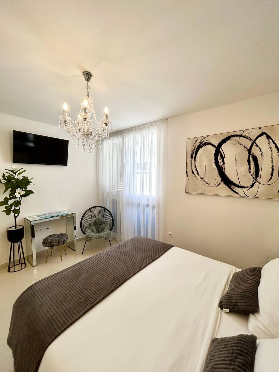 Bed, TV and multimedia