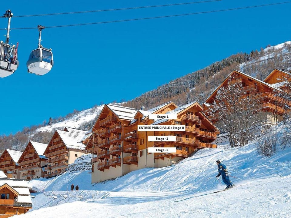 2 pièces 3* sud, 4 pers, balcon, parking privé - FR-1-263-454 Apartment in Auvergne-Rhône-Alpes