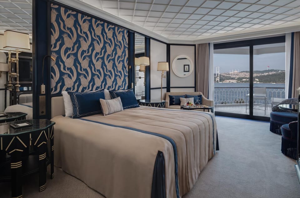 Bed, Sea view