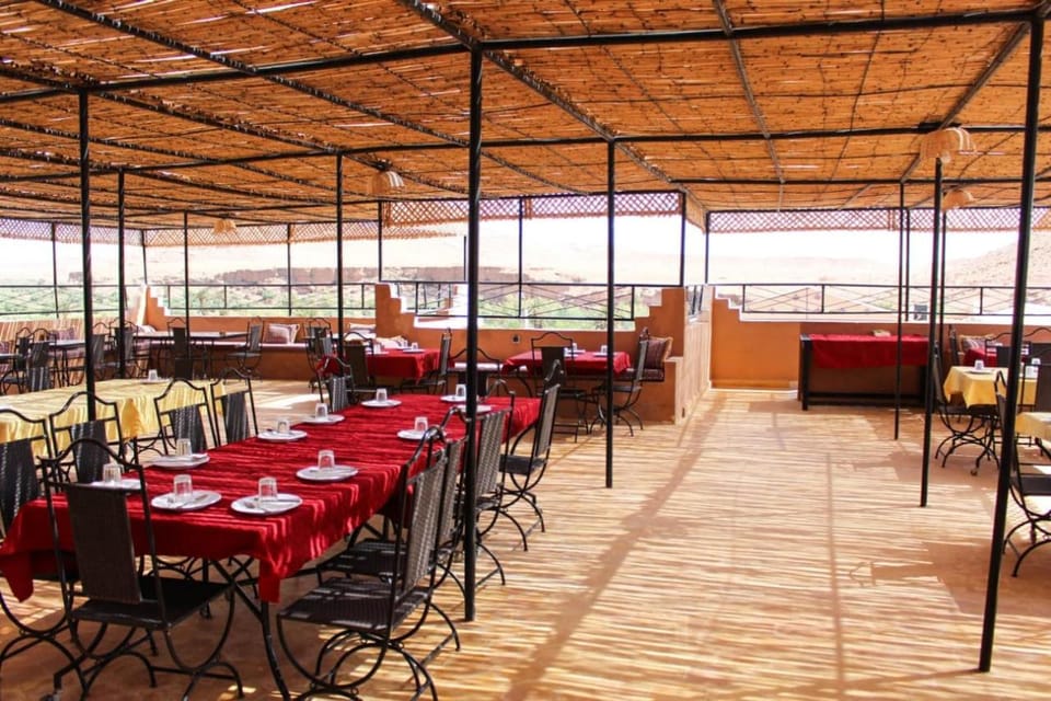 Restaurant/places to eat, Balcony/Terrace