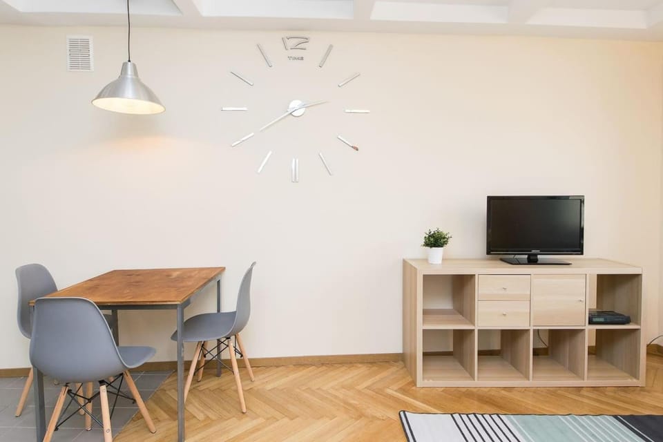 Communal lounge/ TV room, TV and multimedia, Seating area