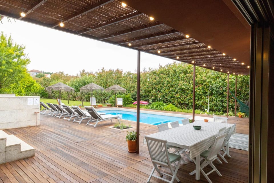 Patio, Spring, Day, Garden, View (from property/room), Balcony/Terrace, Garden view, Pool view, Swimming pool, sunbed