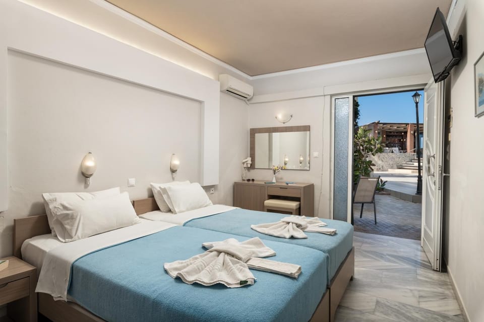 Hotel Haris on the beach Hotel in Agia Marina