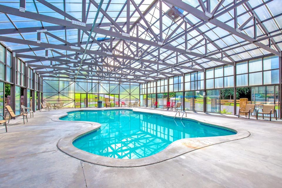 Natural landscape, Garden, Seating area, Garden view, Swimming pool, furniture