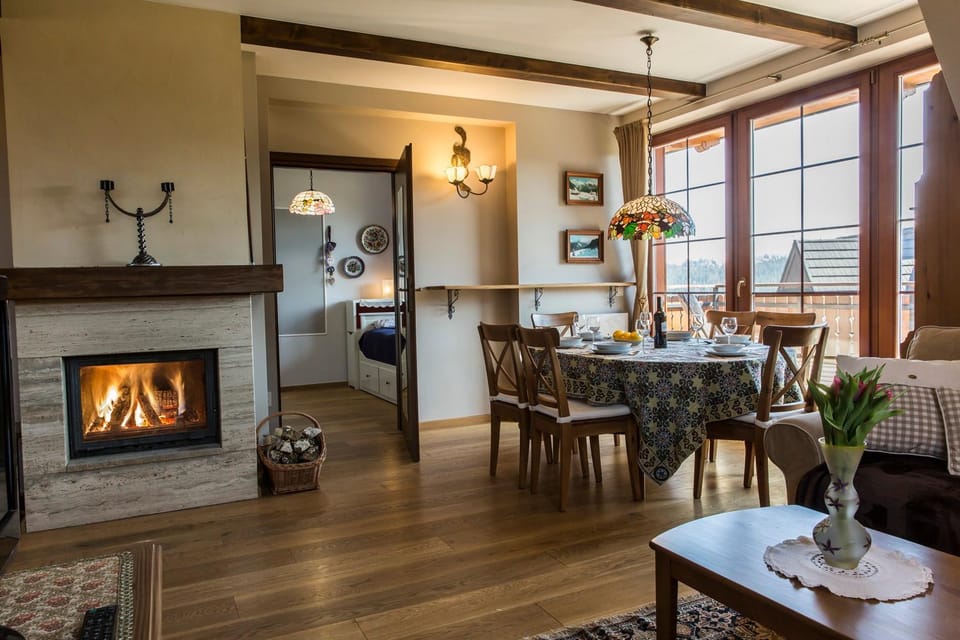 Living room, Dining area