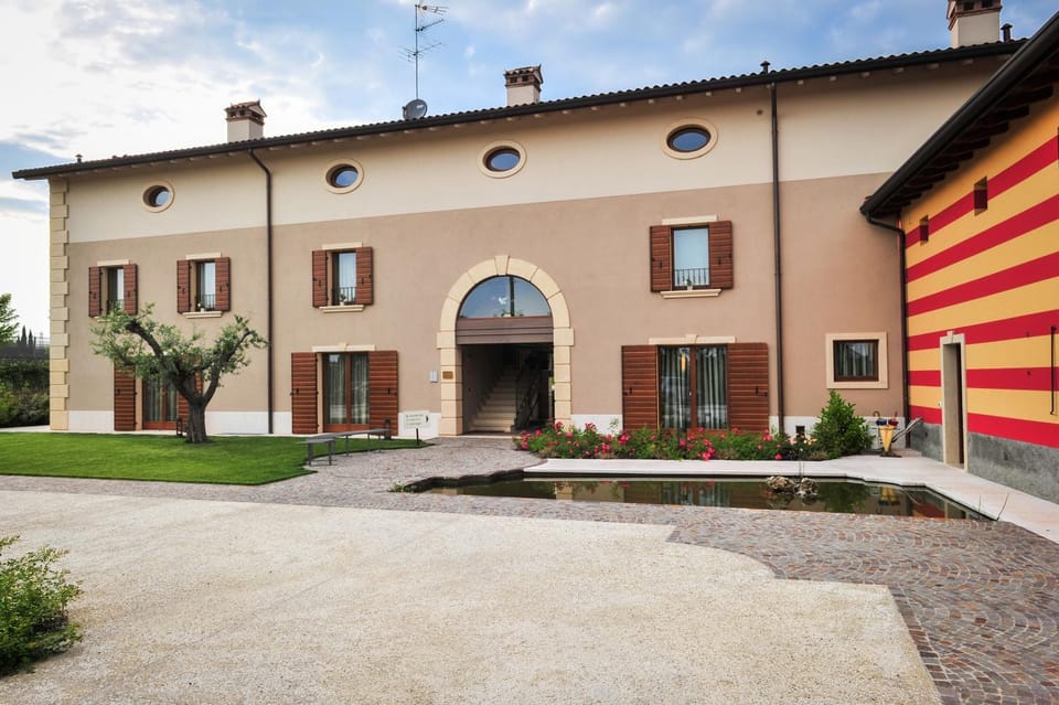 Property building, Facade/entrance, Day