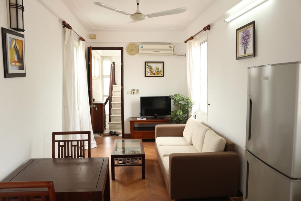 Communal lounge/ TV room, TV and multimedia, Living room, Seating area