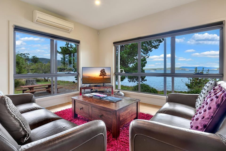 Property building, Seating area