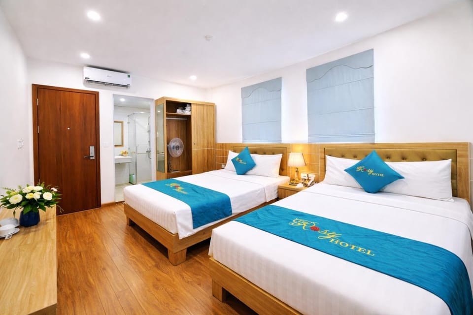 ROSY HẠ LONG HOTEL Hotel in Laos