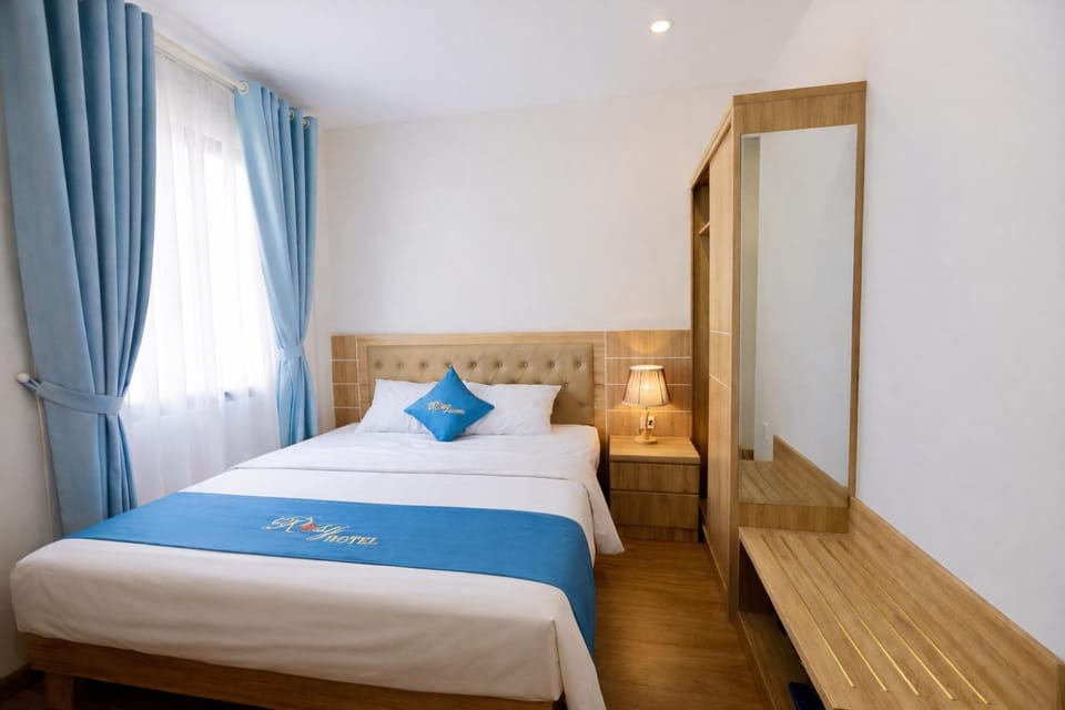 ROSY HẠ LONG HOTEL Hotel in Laos